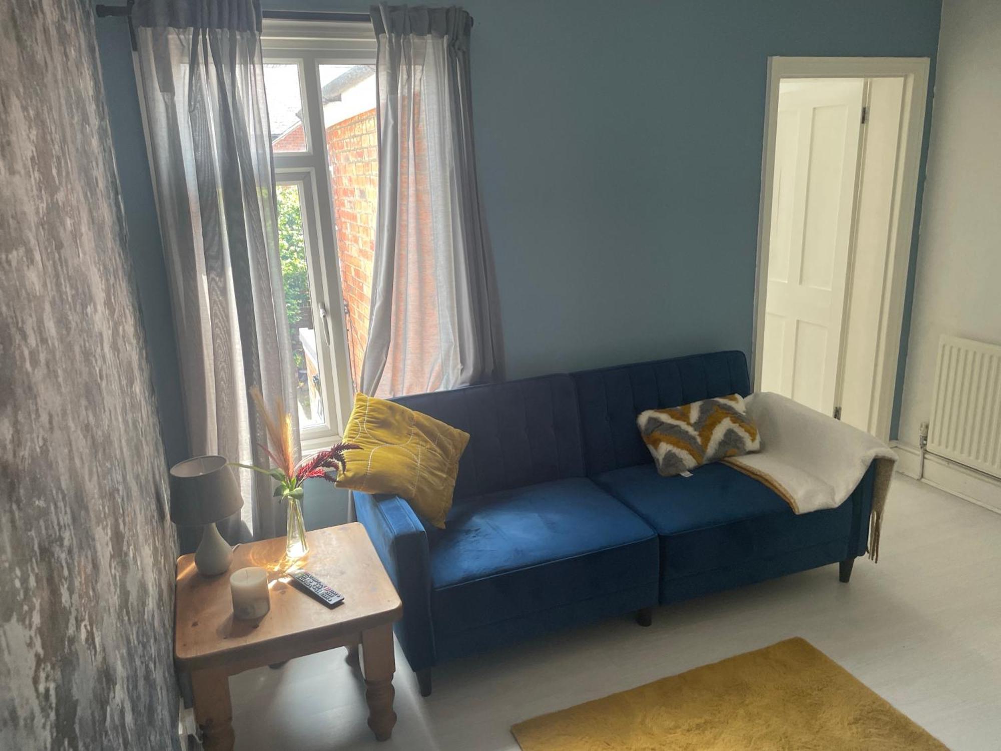 Home Sweet Home In Rg1 With Free Parking Reading Exteriör bild